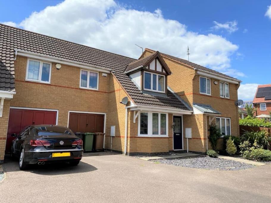 Charming Home In Wellingborough Exterior photo
